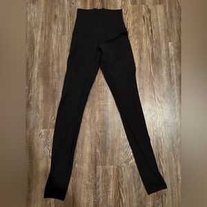 Black Lululemon Align leggings
